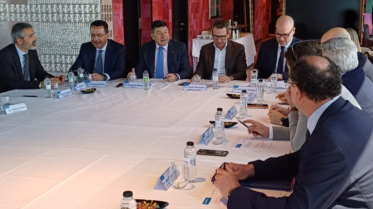 Jesús Divassón participa en la reunión del consejo consultivo de Asepeyo en Aragón