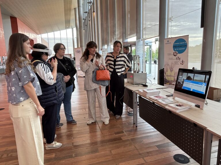 Asepeyo impulsa la transformación digital de la salud laboral con un showroom interactivo en el IX Congreso de Prevención de Riesgos Laborales en Valladolid