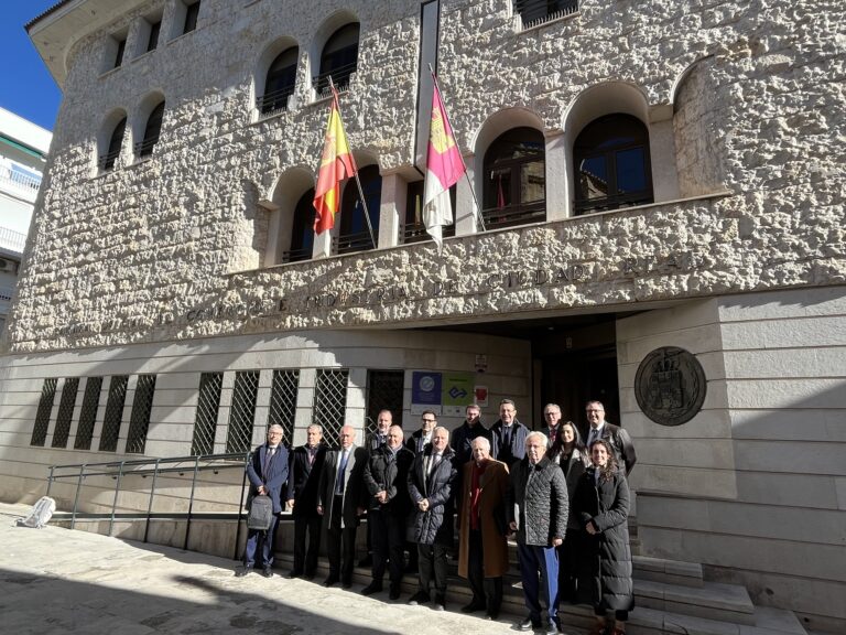 El alcalde de Ciudad Real, Francisco Cañizares, clausura la reunión del consejo consultivo de Asepeyo en Castilla-La Mancha