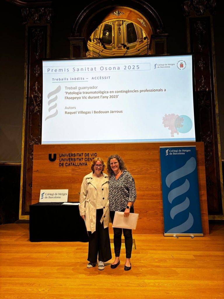 Los doctores Raquel Villegas y Beduan Jarrous de Asepeyo Vic, reciben un accésit por su trabajo “Patología traumatológica en contingencias profesionales en Asepeyo Vic durante el año 2023”