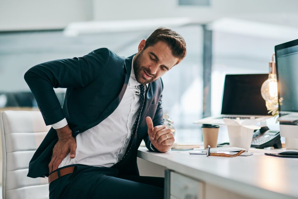 ¿Te duele la espalda? Guía ergonómica para cuidar tu columna
